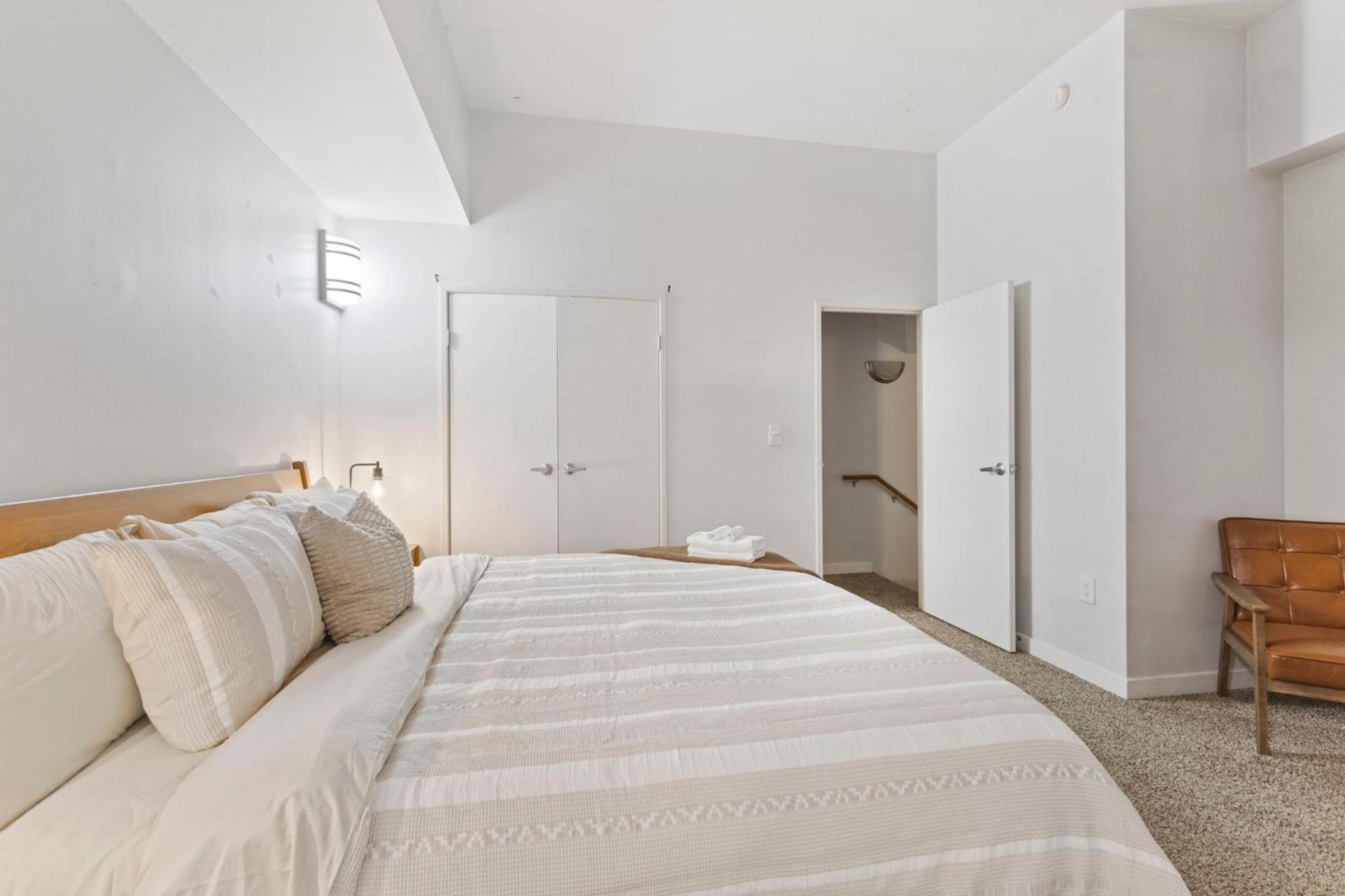 Apartment Modern 2br Downtown Indy Skywalk Indianapolis